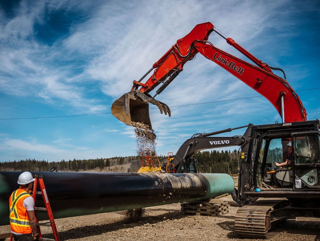 Tennexor spray-applied polyurea coating applied to buried oil and gas pipeline